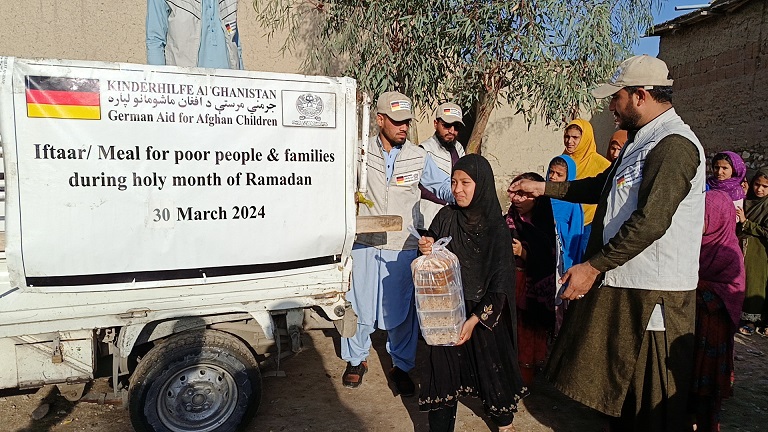 Distribution of Warm Meals to Vulnerable Families During the Holy Month of Ramadan